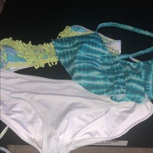 Victoria’s Secret large and medium bikini set guc